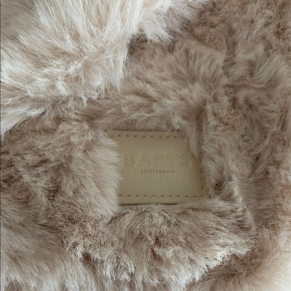 MOVING SALE - NWOT Barts Cream Faux Fur Crossbody Bag - Picture 2 of 5